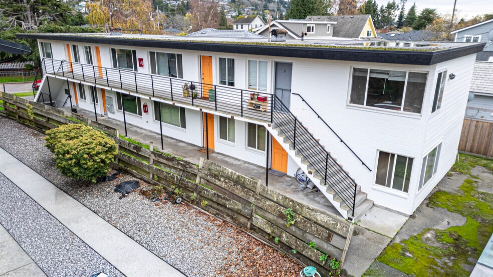 3035 64th Ave SW, Seattle, WA à vendre - Photo de l’immeuble – Image 1 sur 15