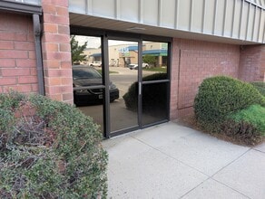 6842-6864 S Cottonwood St, Midvale, UT à louer Photo de l’immeuble– Image 1 sur 26