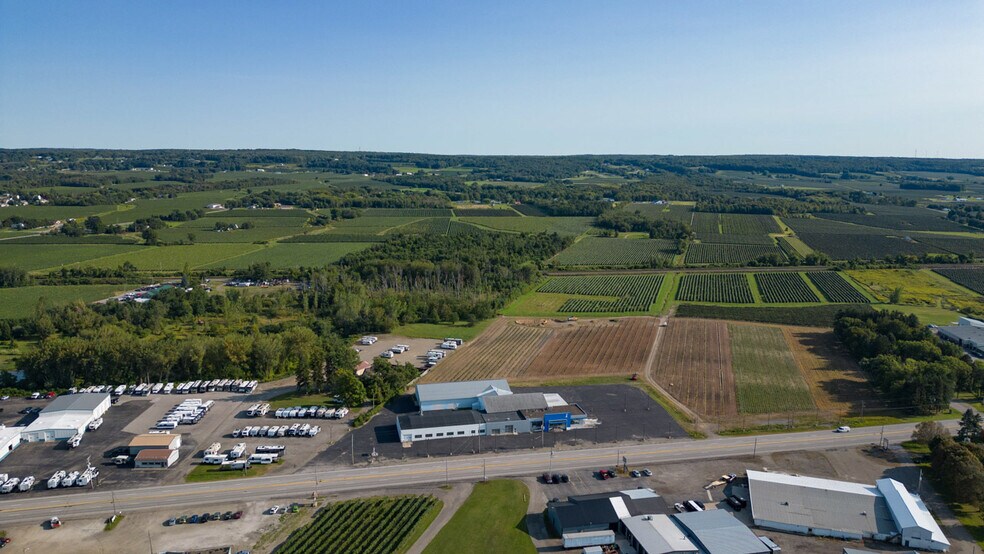 10215 W Main Rd, North East, PA à vendre - Photo de l’immeuble – Image 3 sur 22