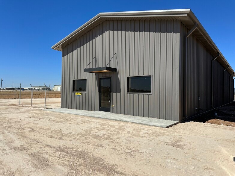 1608 S County Road 1101, Midland, TX à louer - Photo de l’immeuble – Image 3 sur 28