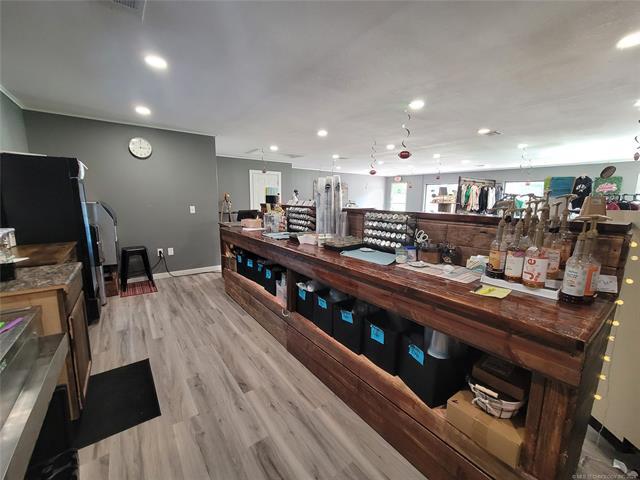 16841 State Highway 9 E, Eufaula, OK à vendre - Photo de l’immeuble – Image 3 sur 32