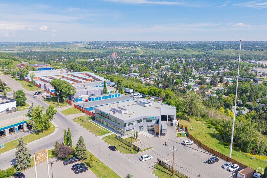 60 Bowridge Dr NW, Calgary, AB à louer - Aérien – Image 3 sur 3