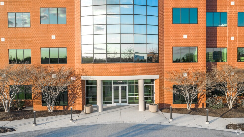 6990 Columbia Gateway Dr, Columbia, MD à louer - Photo de l’immeuble – Image 3 sur 5