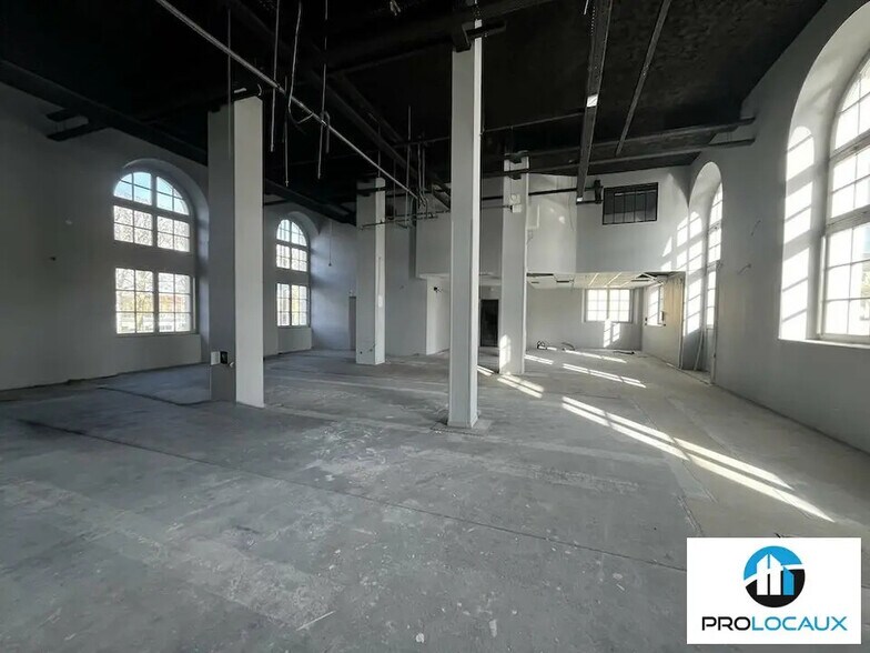 Local commercial dans Compiègne à louer - Photo de l’immeuble – Image 2 sur 6