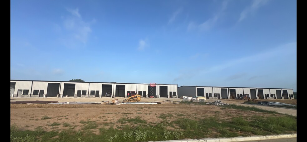 6815 Rendon Bloodworth Rd, Fort Worth, TX à louer - Photo de l’immeuble – Image 2 sur 21