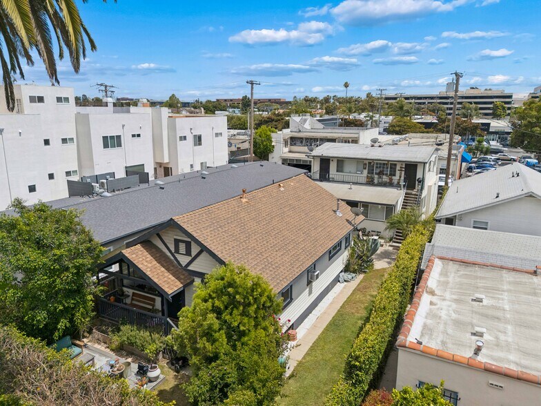 2440 Chelsea Pl, Santa Monica, CA à vendre - Photo de l’immeuble – Image 2 sur 7