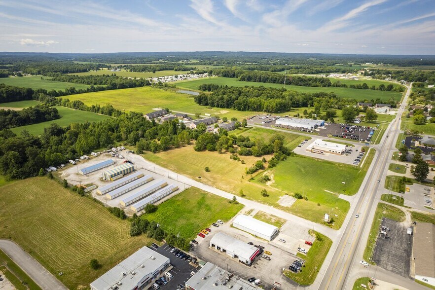 1631 Mcclain Ave, Scottsburg, IN à vendre - Photo de l’immeuble – Image 2 sur 21