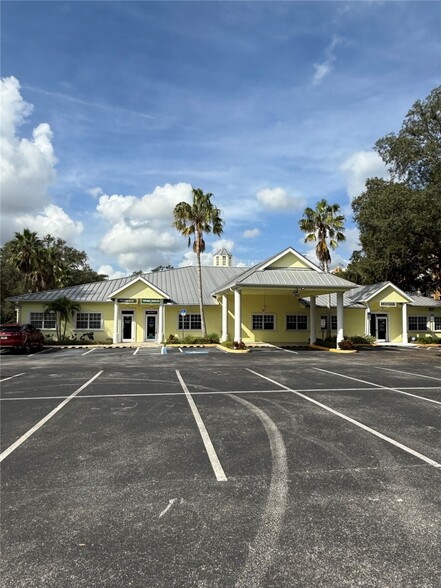 4450 E Fletcher Ave, Tampa, FL à vendre - Photo de l’immeuble – Image 1 sur 33