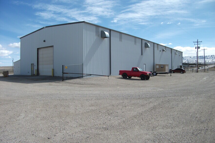 187 Gusher st, Evansville, WY à louer - Photo de l’immeuble – Image 1 sur 5
