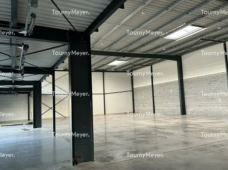 Local d’activités dans Mordelles à louer - Photo intérieure – Image 2 sur 2