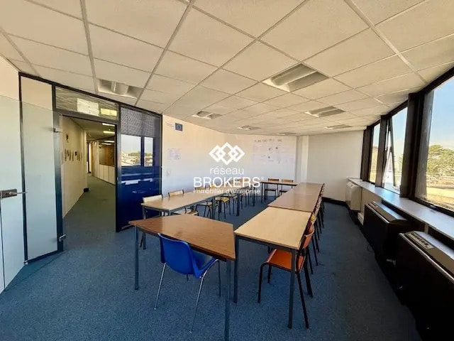 Bureau dans Argenteuil à louer - Photo de l’immeuble – Image 2 sur 2