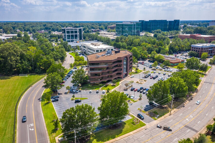 6525 N Quail Hollow Rd, Memphis, TN à louer - Photo de l’immeuble – Image 2 sur 9