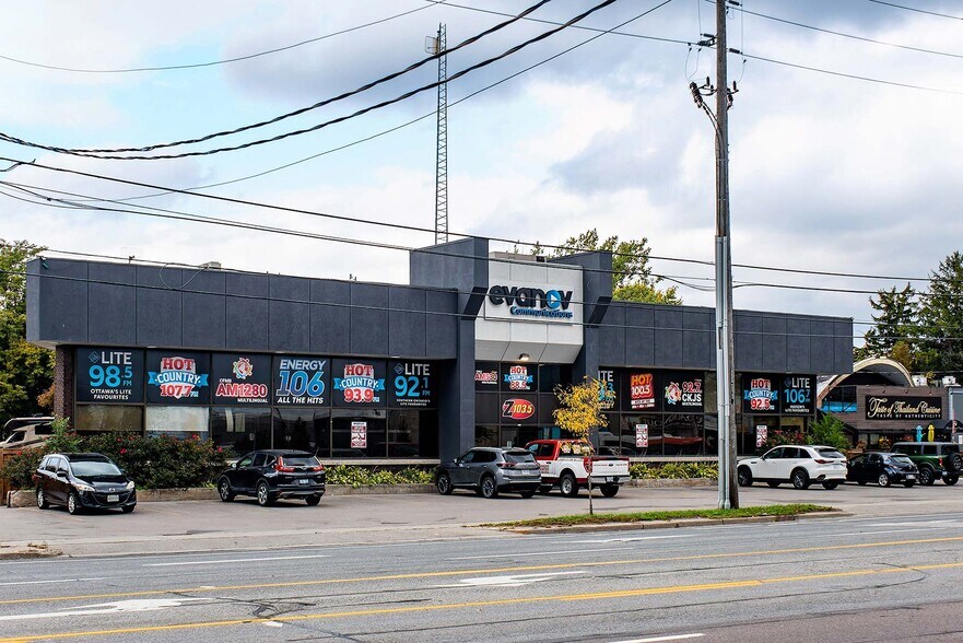 5312 Dundas St W, Toronto, ON à vendre - Photo de l’immeuble – Image 2 sur 12