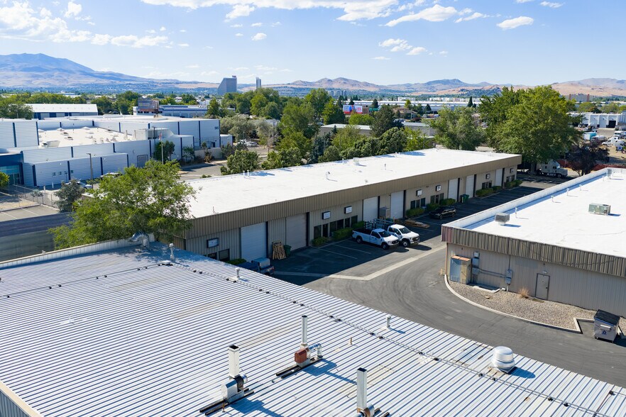 595 Spice Islands Dr, Sparks, NV à louer - Photo de l’immeuble – Image 3 sur 3