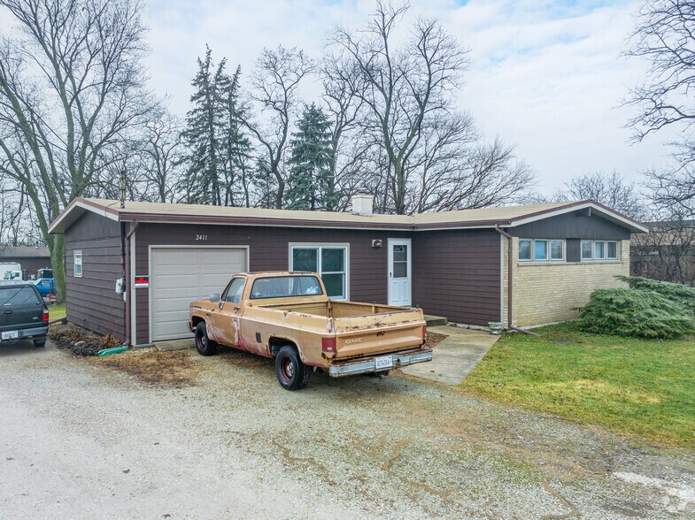2411 Warrenville Rd, Downers Grove, IL à vendre - Photo principale – Image 1 sur 6