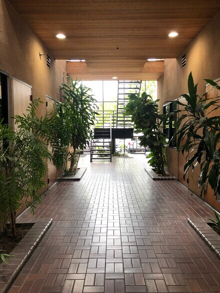 5500 Bolsa Ave, Huntington Beach, CA à louer - Photo intérieure – Image 3 sur 3