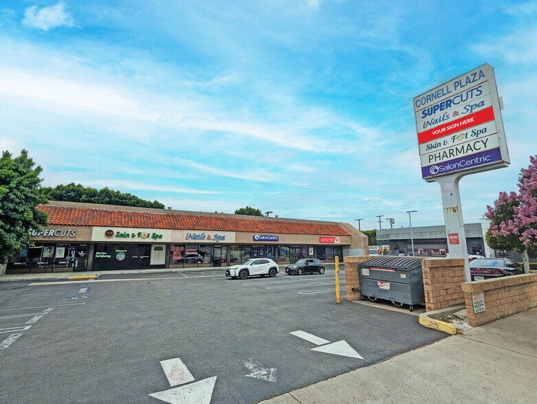 1121 N San Fernando Blvd, Burbank, CA à louer - Photo de l’immeuble – Image 2 sur 5