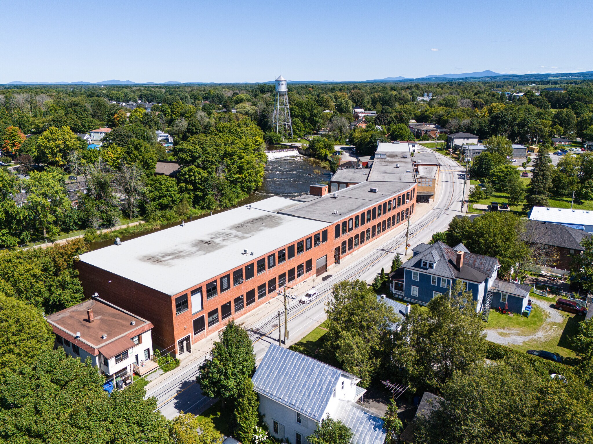 110 Rue De La Rivière, Bedford, QC à louer Photo de l’immeuble– Image 1 sur 10