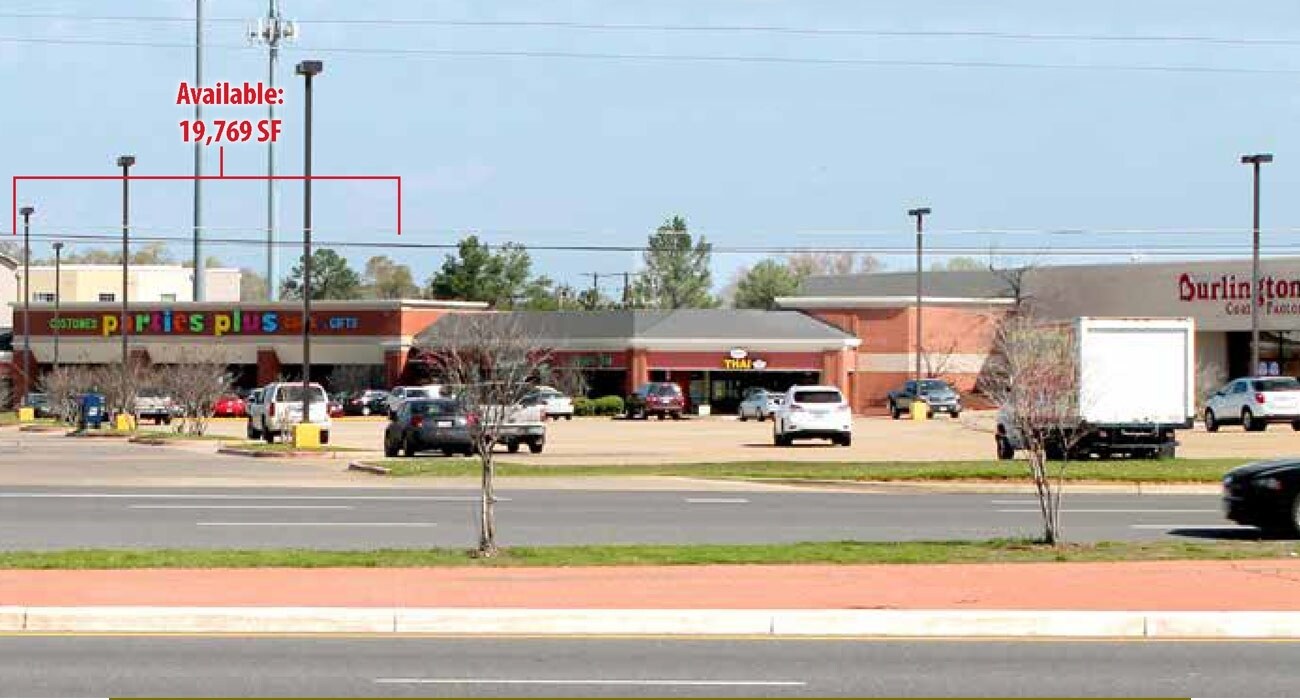 103 W Loop 281, Longview, TX à louer Photo de l’immeuble– Image 1 sur 5