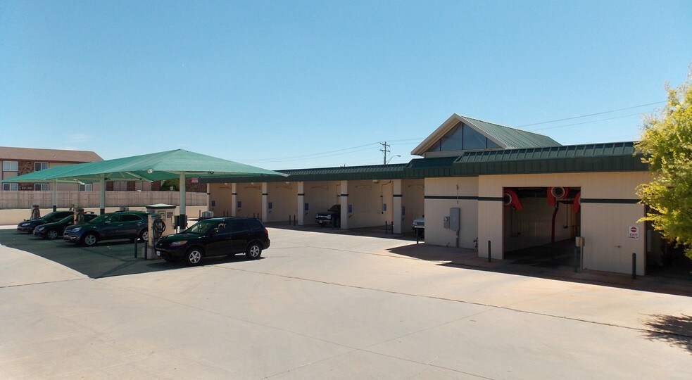 FOAM BRITE - 8 PROPERTY PORTFOLIO portefeuille de 7 biens à vendre sur LoopNet.fr - Photo principale – Image 2 sur 25