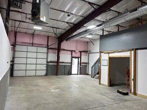 15 Minneakoning Rd, Flemington, NJ à louer Photo intérieure– Image 2 sur 7