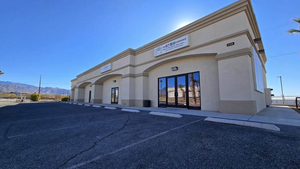 2341 E Postal Dr, Pahrump, NV à vendre - Photo de l’immeuble – Image 1 sur 6