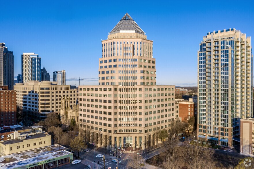 525 N Tryon St, Charlotte, NC à louer - Photo de l’immeuble – Image 2 sur 15