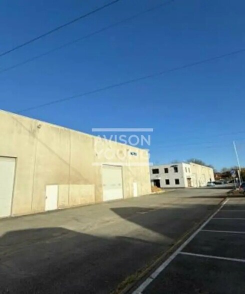 Local d’activités dans Vitry-sur-Seine à louer - Photo de l’immeuble – Image 2 sur 3