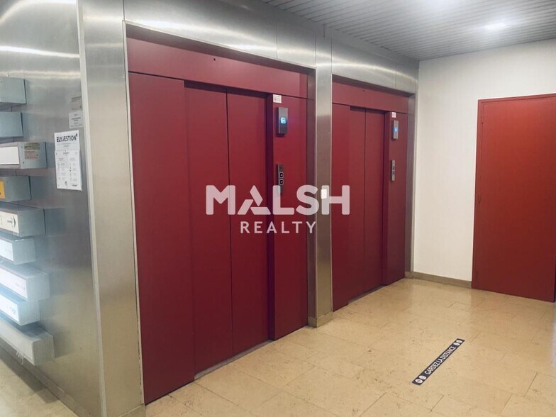 Bureau dans Villeurbanne à vendre - Photo de l’immeuble – Image 3 sur 15