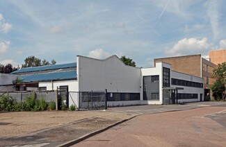 Plus de détails pour 10 Wellcroft Rd, Slough - Industriel/Logistique à louer