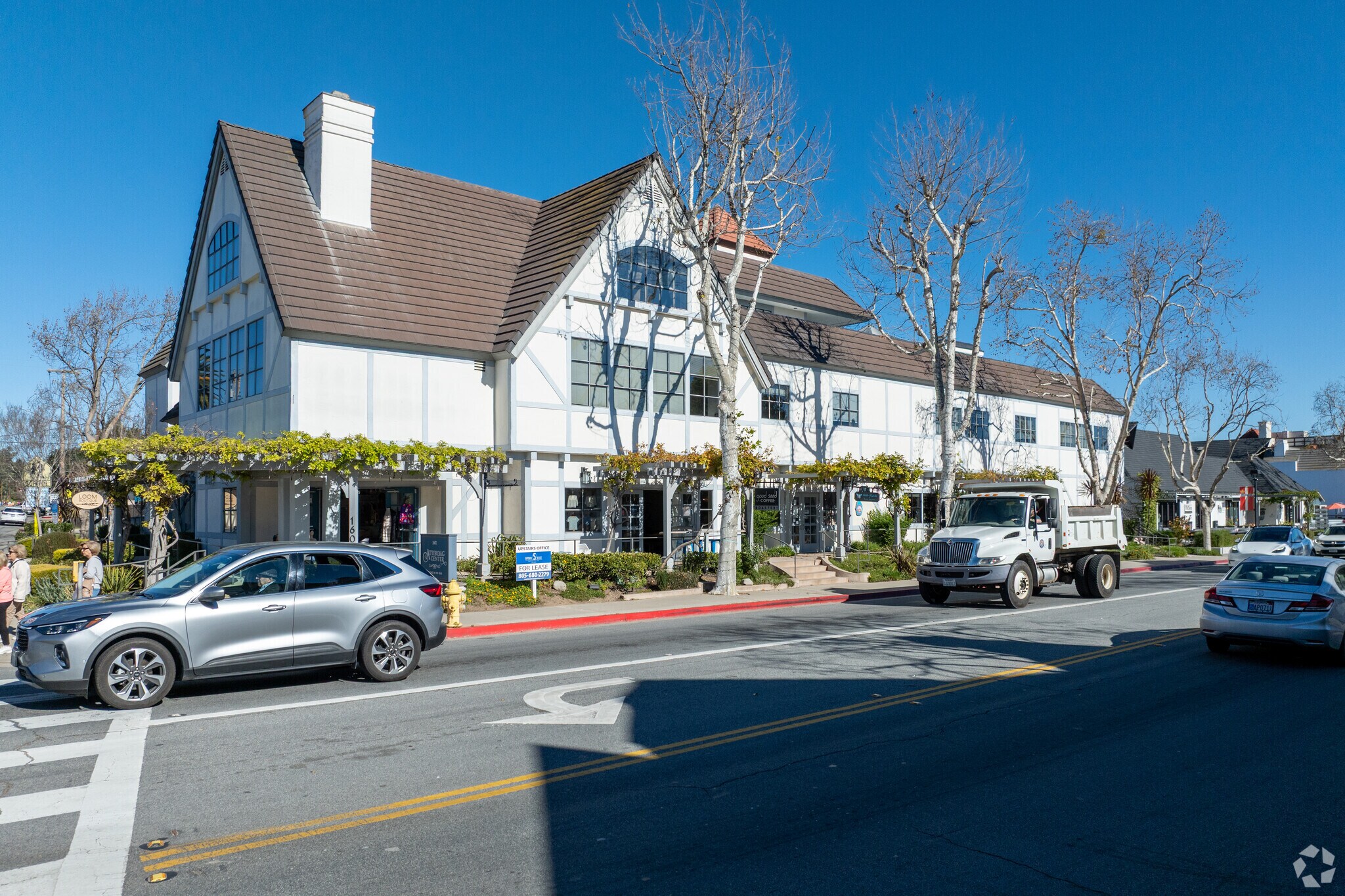 1607 Mission Dr, Solvang, CA à louer Photo principale– Image 1 sur 7