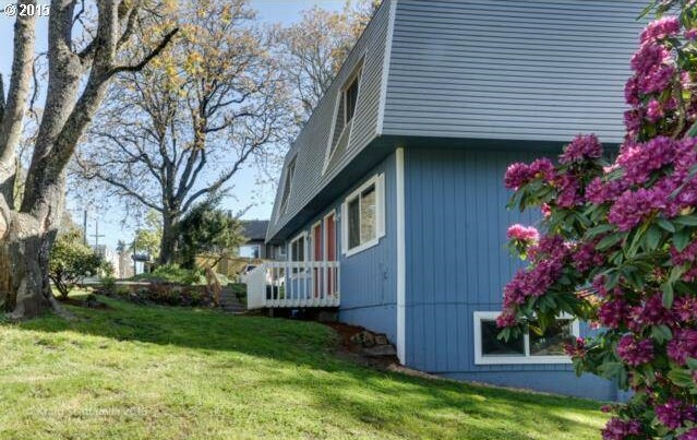4355 Riverview Ave, West Linn, OR à vendre - Photo de l’immeuble – Image 2 sur 6