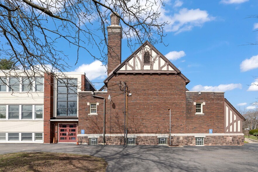 2889 Culver rd, Rochester, NY à vendre - Photo de l’immeuble – Image 2 sur 34
