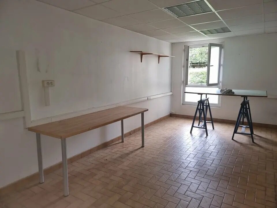 Local commercial dans Vincennes à louer Photo intérieure– Image 1 sur 8