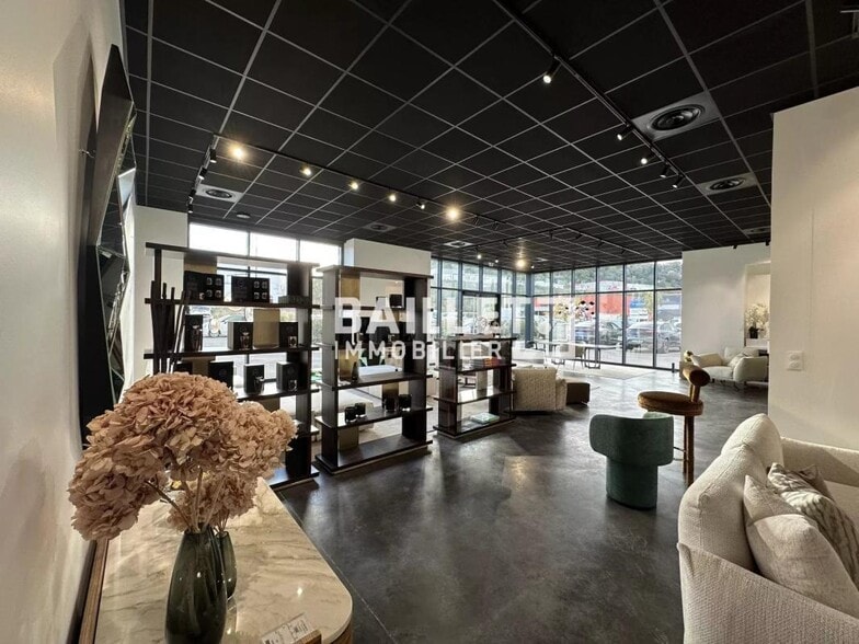 Local commercial dans Fréjus à vendre - Photo intérieure – Image 2 sur 12
