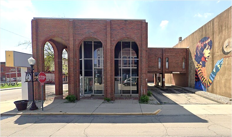 202 N Harrison St, Alexandria, IN à vendre Photo de l’immeuble– Image 1 sur 5