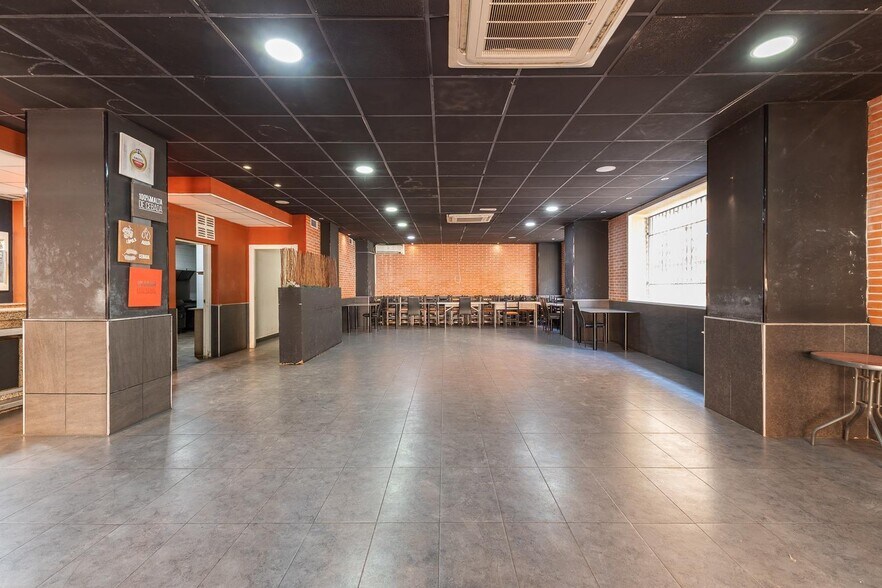 Local commercial dans Paterna à vendre - Photo de l’immeuble – Image 2 sur 39