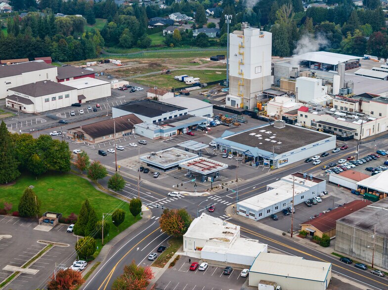 415 Depot Rd, Lynden, WA à vendre - Photo de l’immeuble – Image 3 sur 6