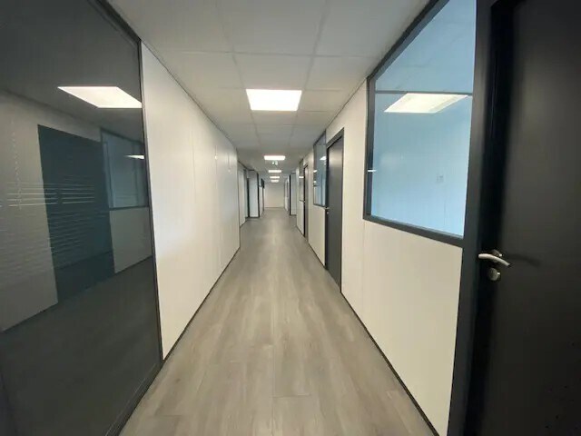 Plus de détails pour 8 Allée Des Palombes, Lognes - Bureau à louer