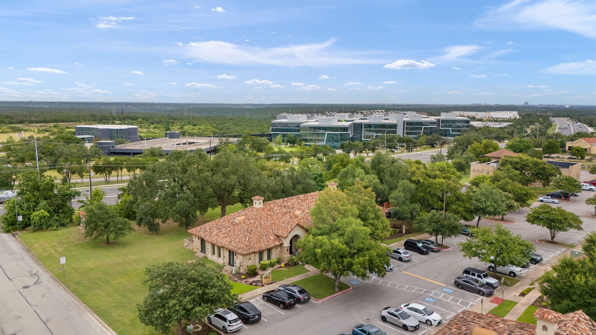 6618 Sitio Del Rio Blvd, Austin, TX à vendre Photo de l’immeuble– Image 1 sur 15