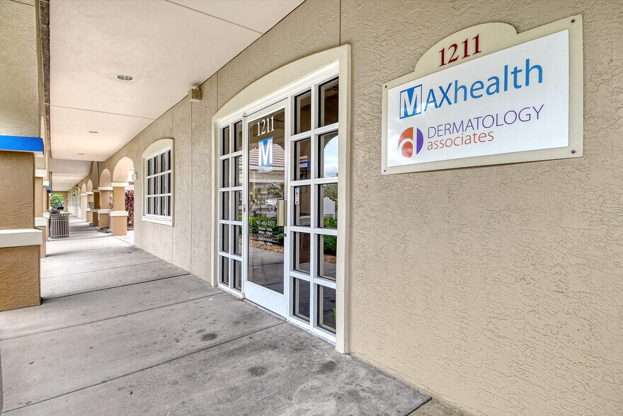 1211 Jacaranda Blvd, Venice, FL à vendre - Photo de l’immeuble – Image 3 sur 3