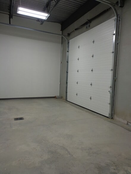 4615 112th Ave SE, Calgary, AB à louer - Photo intérieure – Image 2 sur 20