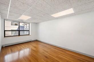 3-21 Lincoln St, Newton, MA à louer Photo intérieure– Image 1 sur 2