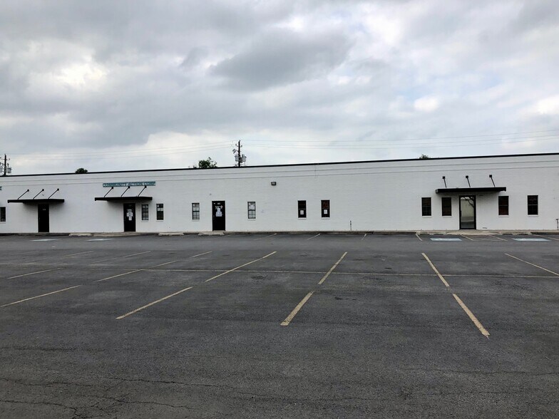 1804-1828 W Jefferson Ave, Harlingen, TX à louer - Photo de l’immeuble – Image 1 sur 7