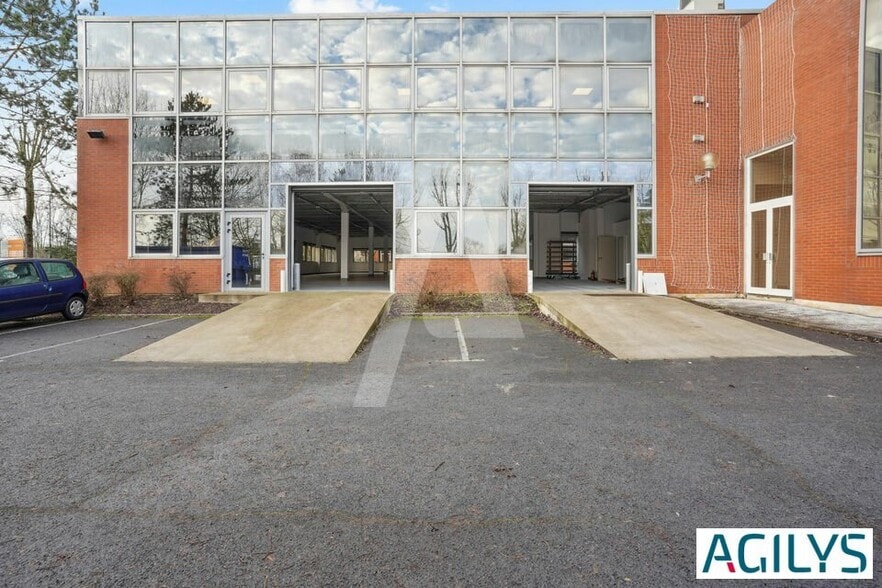 9 Avenue Du Canada, Les Ulis à louer - Photo de l’immeuble – Image 3 sur 6