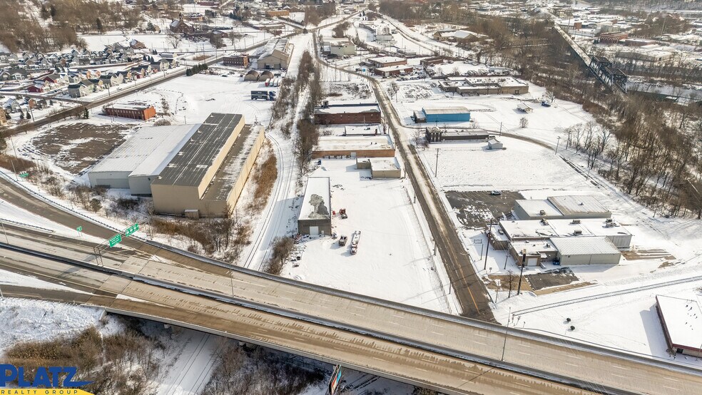 1005 W Rayen Ave, Youngstown, OH à louer - Photo de l’immeuble – Image 3 sur 5