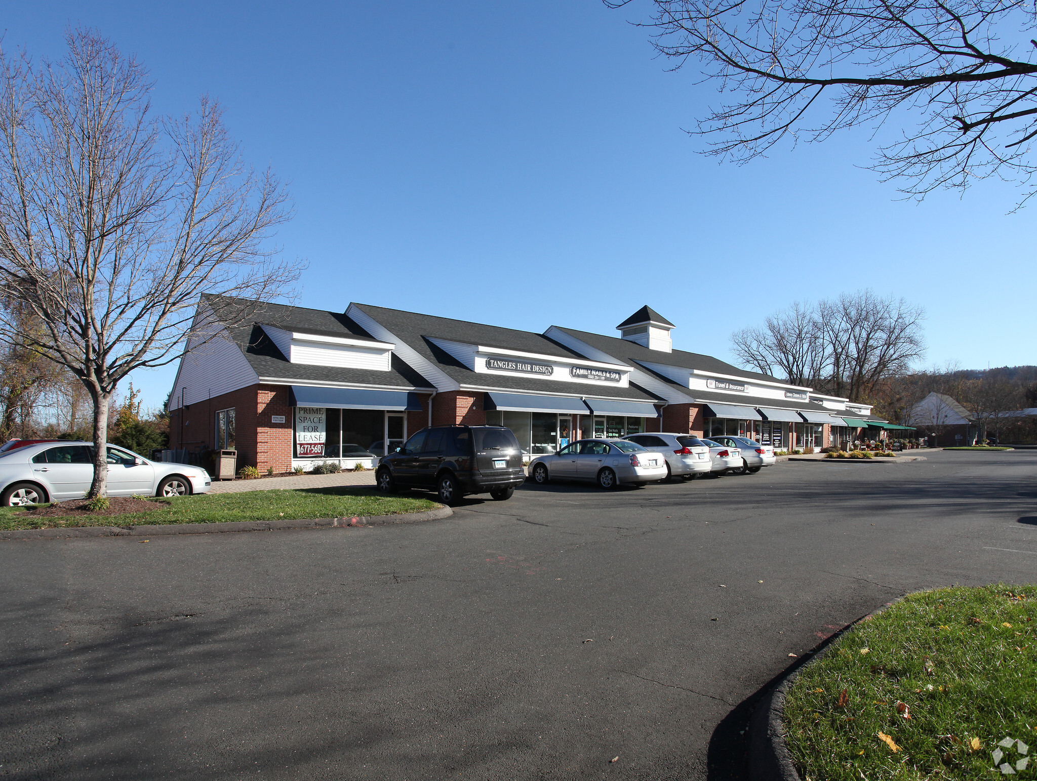 70 E Main St, Avon, CT à louer Photo principale– Image 1 sur 4