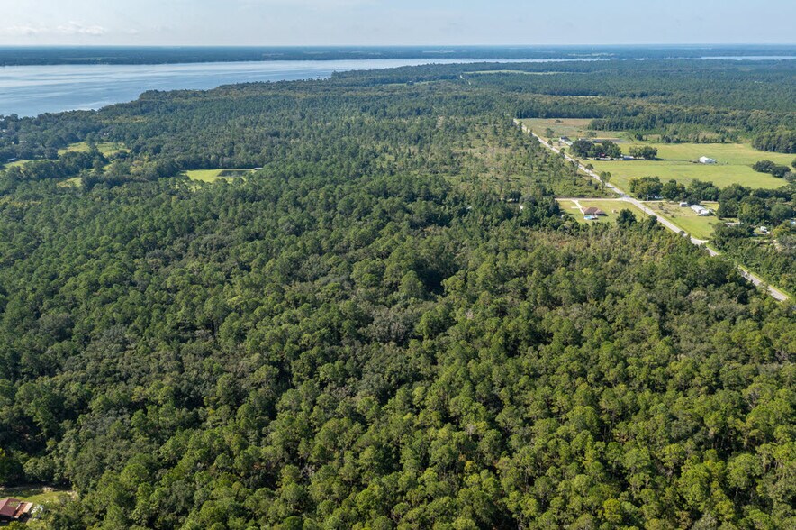 859 River rd, Palatka, FL à vendre - Photo de l’immeuble – Image 3 sur 7