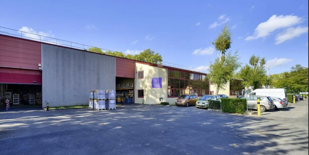 Rue Gutenberg, Bondoufle à louer - Photo de l’immeuble – Image 1 sur 13