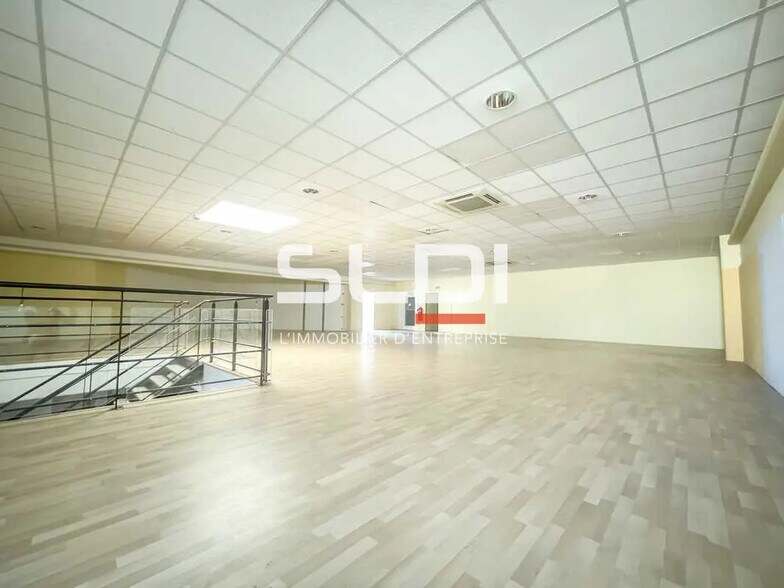 Local commercial dans Valence à louer - Photo intérieure – Image 3 sur 7
